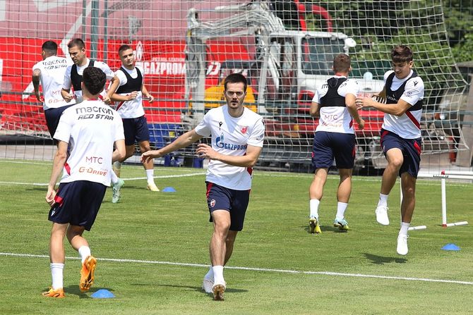 FK Crvena zvezda, promocija trenera