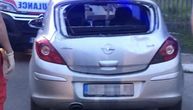 Obrušilo se drvo na automobil u Beogradu: Pogledajte snimak izlomljene "korse"
