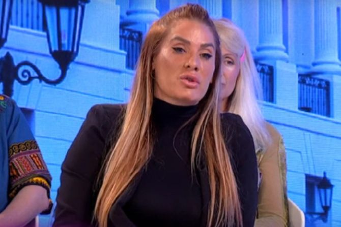 Ana Ćurčić Ana Ćurčić