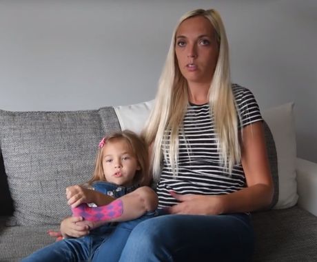 Devojčica noge operacija Engleska Devojčica noge operacija Engleska