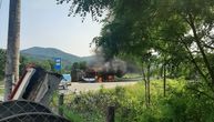 Jeziv prizor kod Kruševca: Buknuo autobus, vatra progutala ceo vozilo