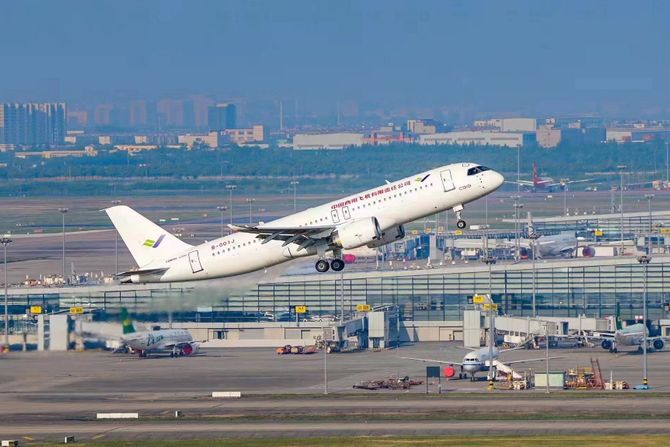 Avion Kina C919 COMAC