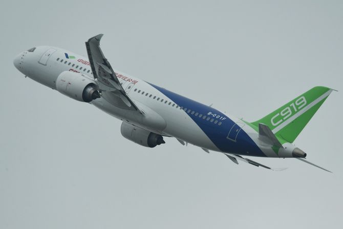 Avion Kina C919 COMAC