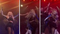 Još jedna pevačica albanskog porekla napadnuta na koncertu! Muškarac se popeo na binu i lupio joj šamar