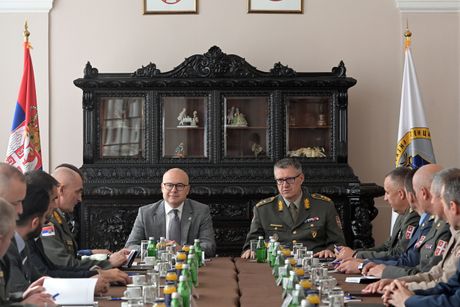 Sastanak ministra Vučevića sa budućim izaslanicima odbrane