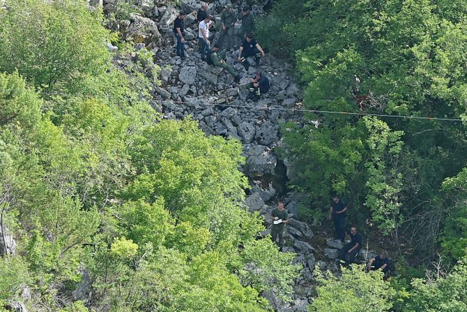 Hrvtska pad helikopera Miljevci Kanjon reke Čikole, vojni helikopter Mađarske pao je kod Drniša