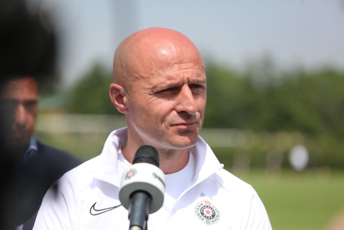 FK Partizan, okupljanje igrača