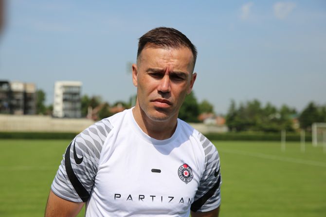 FK Partizan, okupljanje igrača