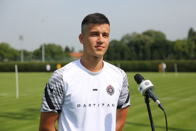 FK Partizan, okupljanje igrača