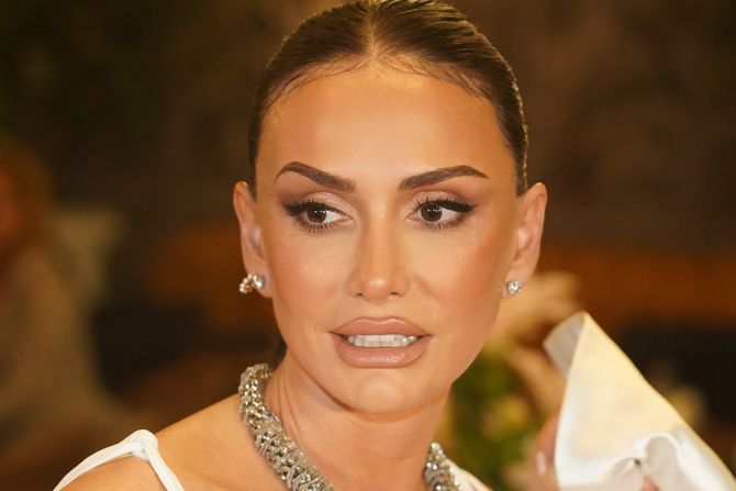 Emina Jahović Emina Jahović