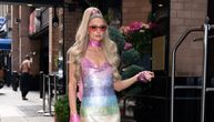 Paris Hilton i Kim Katral u "duga haljinama" izgledaju kao san: Odevne kombinacije kriju moćnu poruku
