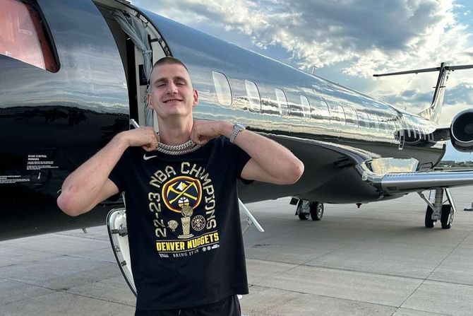 Nikola Jokić, privatni avion