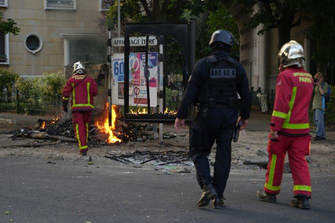 Francuska Pariz policija mladić ubistvo neredi