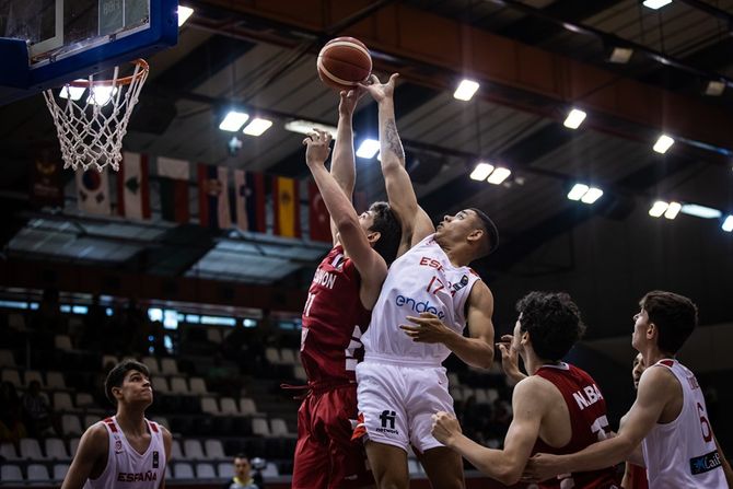 Juniorska košarkaška reprezentacija Španije - Liban Juniorska košarkaška reprezentacija Španije - Liban
