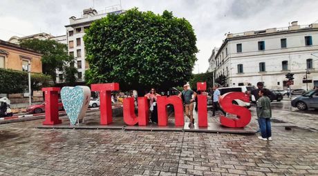Tunis, leto 2023