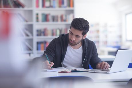 Student, ispiti Student, ispiti