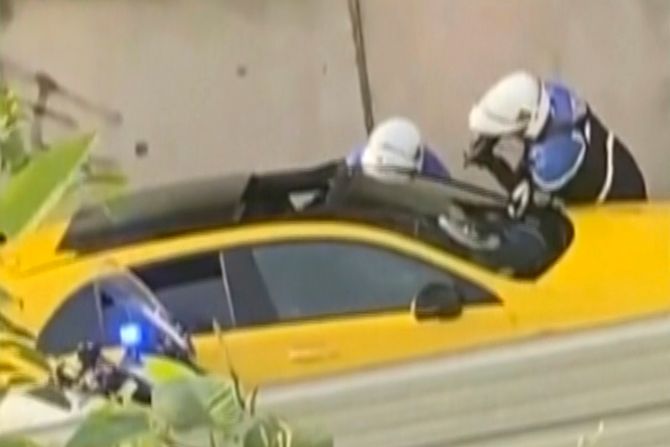 Trenutak pre bnego što je policajac ubio tinejdžera u Francuskoj