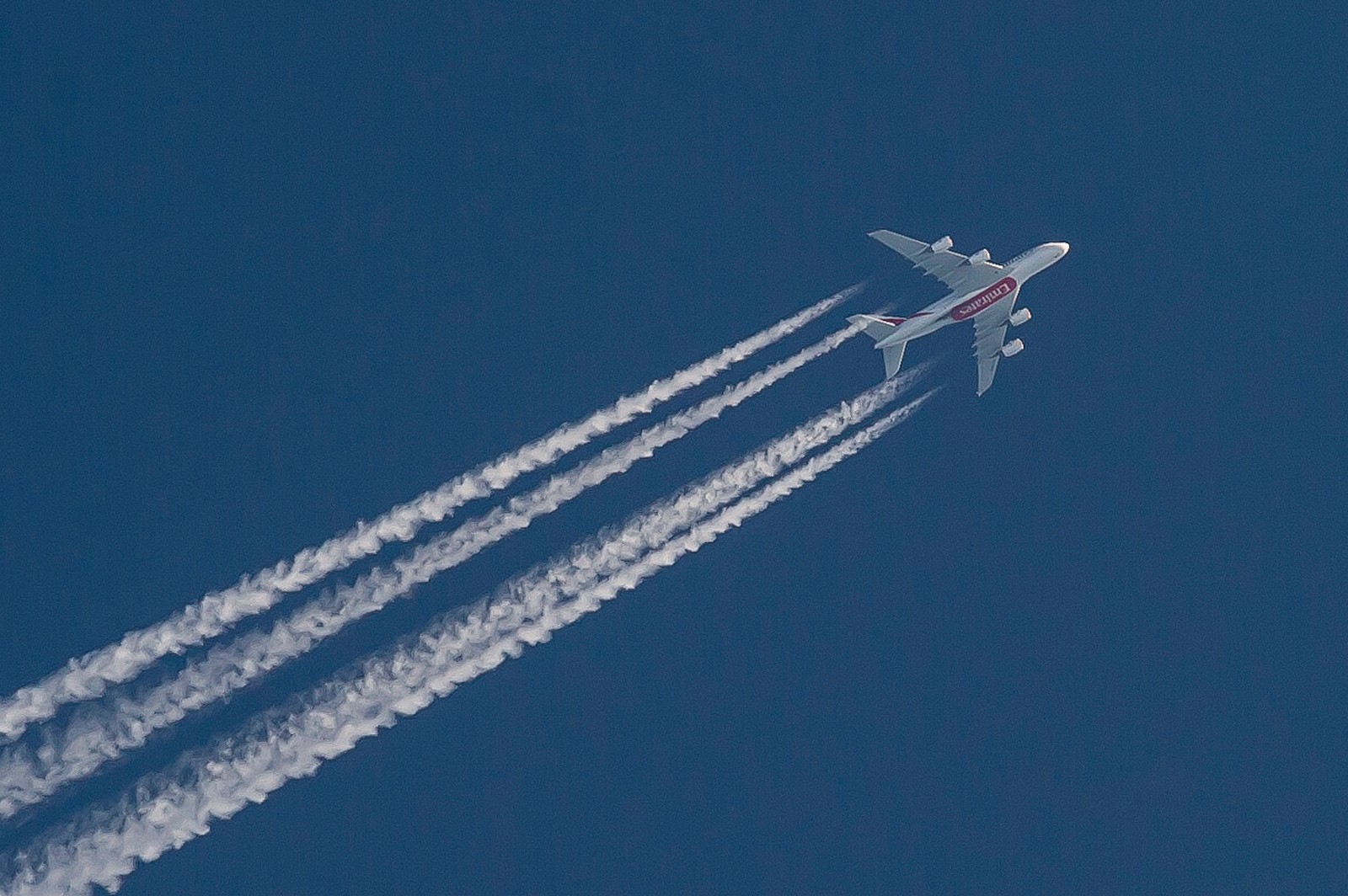 A320 upao u vrtloge A380 iznad Sarajeva: Stjuardesa udarila u plafon, petoro povređenih
