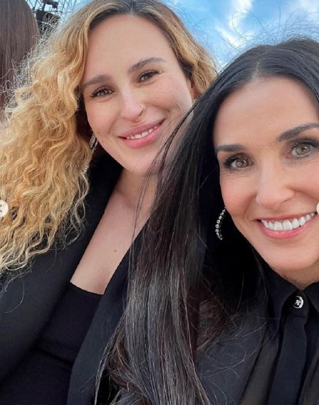 Rumer Vilis, Demi Mur