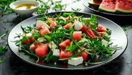 Salata sa lubenicom i feta sirom je pravo osveženje: Recept koji će vas oduševiti