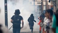 Ponovo dramatične scene iz Francuske: Sukobi policije i demonstranata, lete suzavci