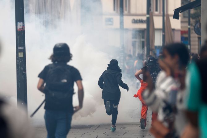 Francuska, Pariz, protesti