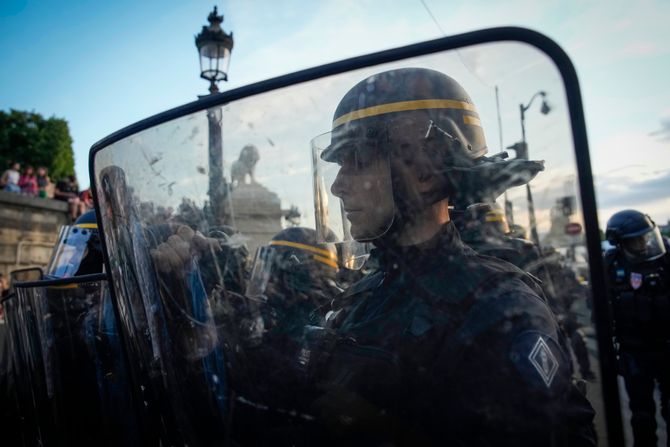 Francuska, Pariz, protesti