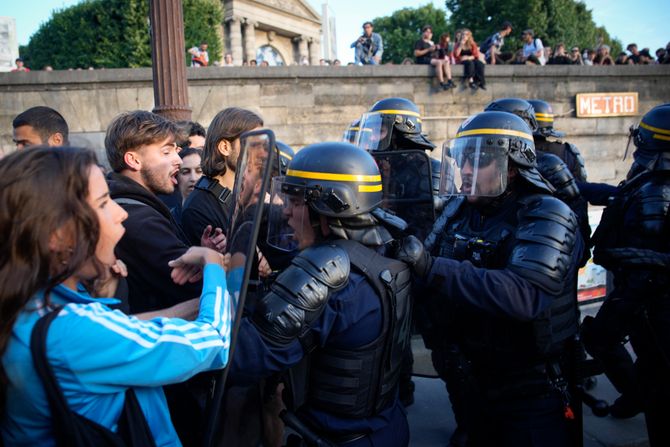 Francuska, Pariz, protesti