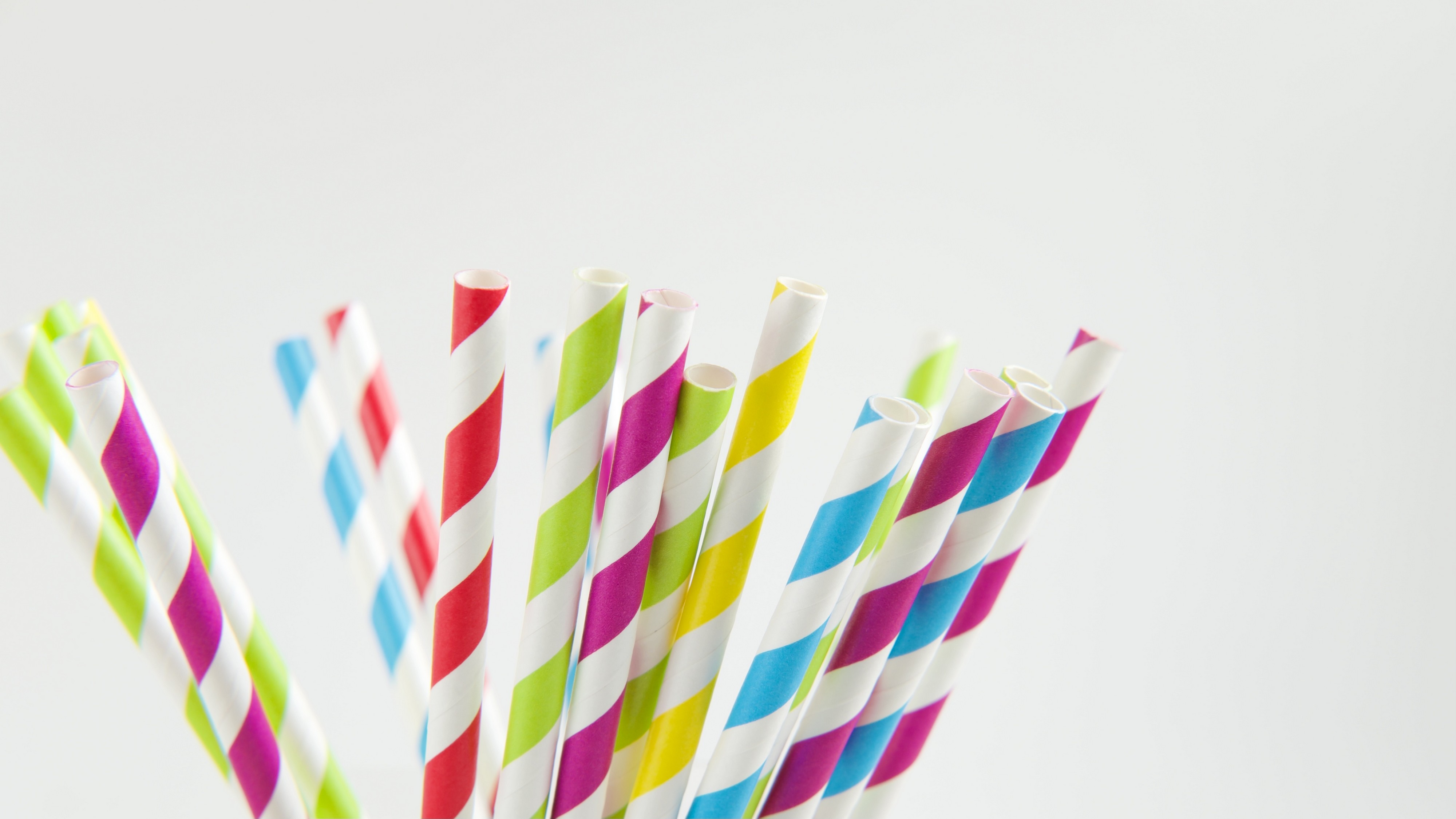 Francuz lizao slamčicu sa automata, a sada mu preti zatvor u Singapuru