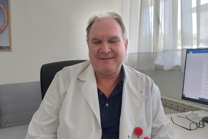 profesor doktor Nebojša Tasić