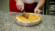 U pekarama u Srbiji koristi se lažni sir u pecivima, svaka 5. nas obmanjuje: Inspektor otkrio detalje s terena