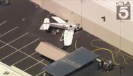 Srušio se mali avion nakon poletanja u Kaliforniji, jedna osoba poginula