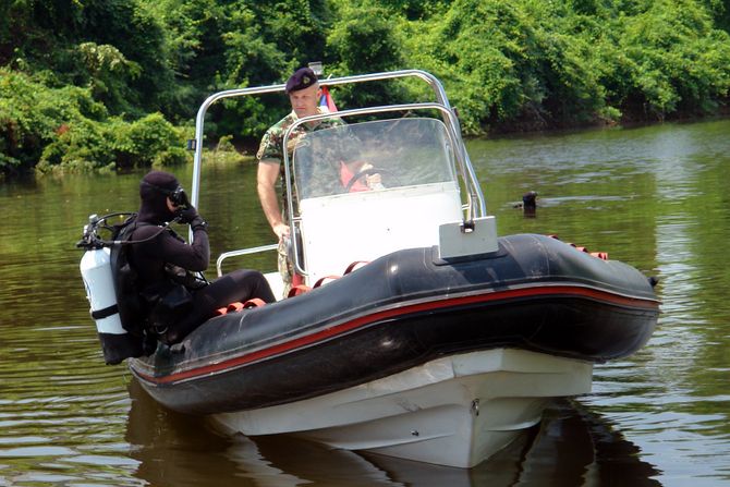 Vojska Rečna flotila obuka ronilaca