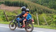 Opasan trend na ulicama: Decu voze na motoru, kaciga za njih ne postoji, a ona za odrasle može da ih ubije