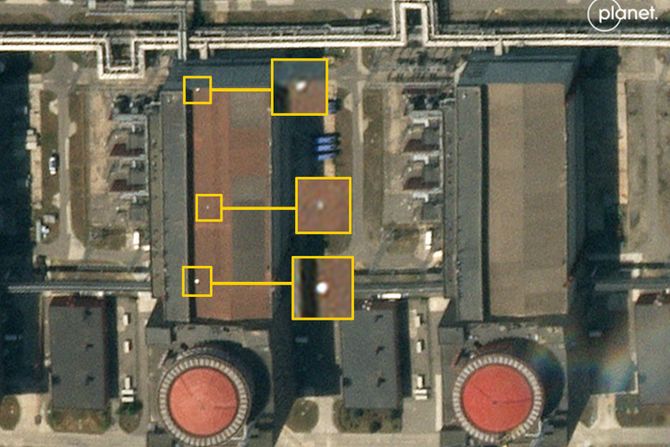 Novi satelitski snimci pokazuju nepoznate oblike u ukrajinskoj nuklearnoj elektrani Zaporožje, Zaporizhzhia