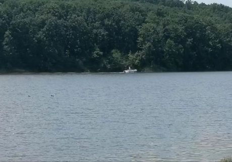 Čovek spustio gliser na Šumaričko jezero