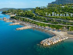 Hoteli La Blanche Island