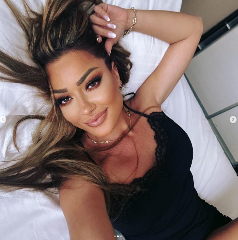 "Pevala sam i po 17 sati u blatu" Sandra Rešić otvorila dušu pa pomenula estradu "Mislite da imaju para..."