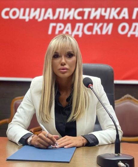 Ana Grozdanović Ana Grozdanović