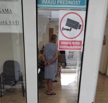 Mostar Mostarac PIO fond zabrana šorc haljina muškarac penzioner