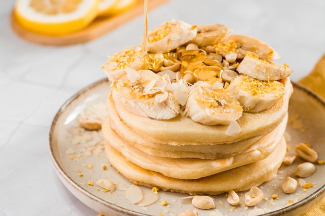 banane, karalemizovane banane, palačinke, palačinke od kokosovog brašna, doručak banane, karalemizovane banane, palačinke, palačinke od kokosovog brašna, doručak