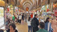 Patike 10 evra, prodavci vas "vrbuju" i obavezno je cenkanje: 500.000 ljudi dnevno obiđe Veliki bazar