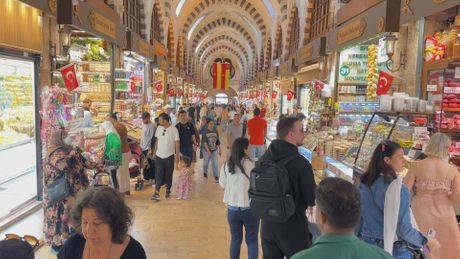 Najveća i najstarija natkrivena pijaca na svetu Veliki Bazar u Istanbulu