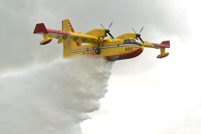 Kanader, avion, gašenje požara, Hrvatska