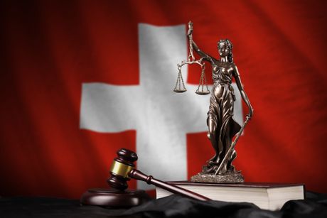 Švajcarska, sudstvo, sud, zastava, ćelić