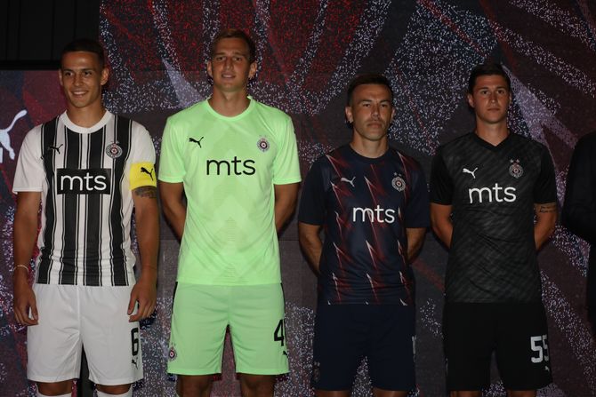 FK Partizan, Promocija novih dresova