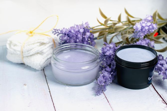 Lavanda, kozmetika, krema, nega kože Lavanda, kozmetika, krema, nega kože