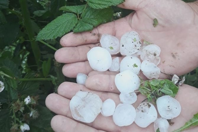 nevreme, grad, grad veličine lešnika