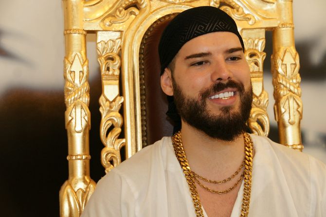 Adam Adaktar Adam Adaktar