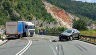 Jak sudar kamiona i automobila na putu Užice-Zlatibor: Dvoje povređeno, stvaraju se kolone